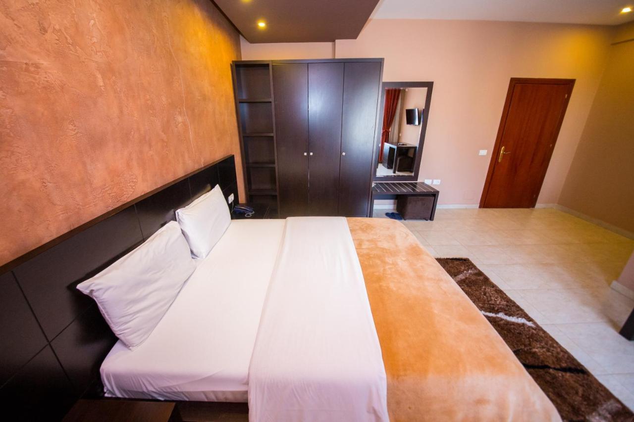 Hotel Denver 地拉那 外观 照片